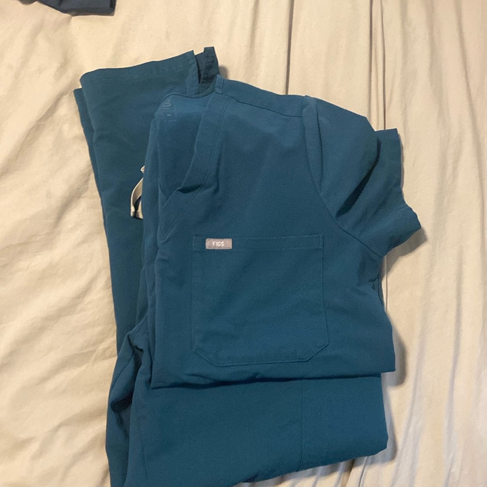 Carribean Blue Figs scrubs